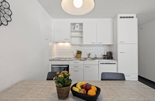 Lenzerheide Apartment | Welcoming Apartment for 4 with WIFI, Balcony & Kitchen