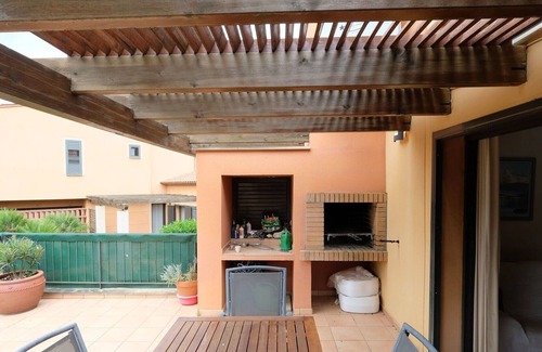 Bonmont Terres Noves Apartment | Lovely apartment for 6 people with A/C, WIFI, pool, TV, terrace, panoramic view and parking