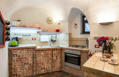 Pietrabruna Apartment | Comfortable Apartment for 4 with Ocean View and Terrace
