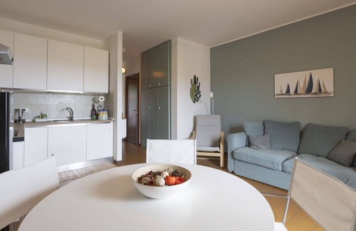 Pietrabruna Apartment | Lovely apartment for 4 people with WIFI, TV, balcony and pets allowed