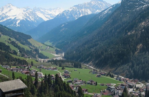 Vorderlanersbach Apartment | Lovely apartment for 8 people with WIFI, TV, terrace and parking