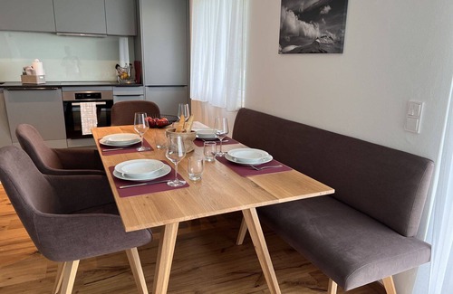 Schonbach Apartment | Lake View Apartment for 4 with WIFI and Terrace Access