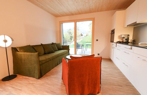 Zweisimmen Apartment | Cozy Apartment for 4 with Balcony, WIFI and Parking