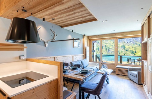 Tignes Apartment | Ideal Apartment for 5 with WIFI, TV, Spa and Terrace