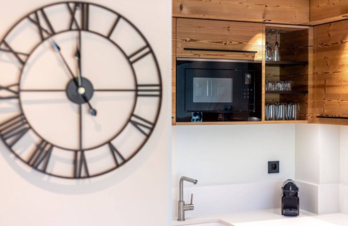 Tignes Apartment | Ideal Apartment for 5 with WIFI, TV, Spa and Terrace