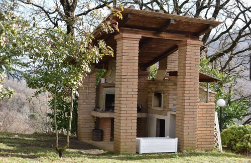 Volerrano Apartment | Inviting Apartment for 8 with Pool, WiFi & Parking