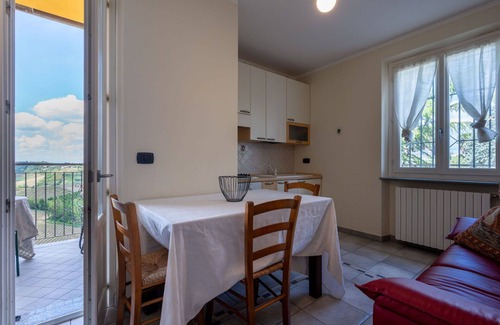 Vinchio Apartment | Inviting Apartment for Two with Pool and Panoramic Views