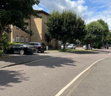 South Bermondsey Apartment | Cozy Apartment for 2-4 Guests in Bermondsey