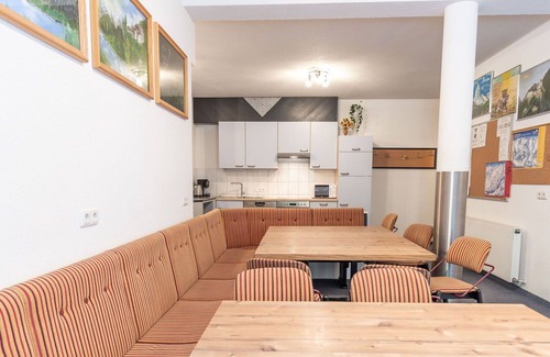 Kappl Apartment | Inviting Apartment for 20 Guests with WIFI & Parking