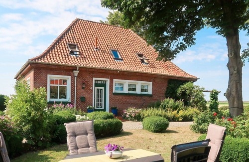 Ditzumerhammrich Apartment | Lovely apartment for 3 guests with WIFI, TV, patio, pets allowed, panoramic view and parking