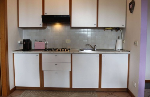 Colà Di Lazise Apartment | Lovely apartment for 3 guests with A/C, pool, TV, balcony and pets allowed