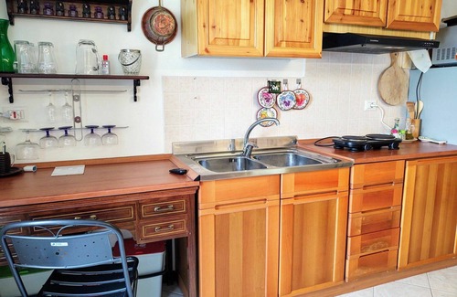 Peglio Apartment | Delightful Apartment for 4 with Lake View, Pets Welcome