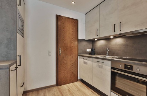 Ischgl Apartment | Cozy Apartment for 4 with WIFI, Pets Welcome & Parking