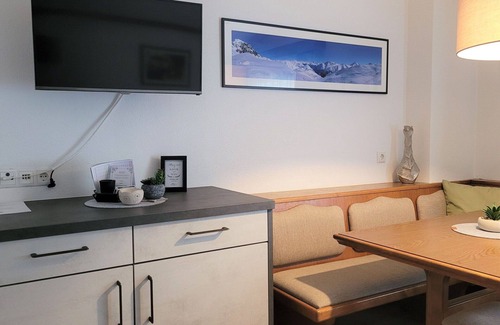 Ischgl Apartment | Cozy Apartment for 4 with WIFI, Pets Welcome & Parking