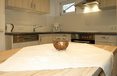Pettneu am Arlberg Apartment | Cozy Getaway for 4 with WIFI, Terrace & Parking Included