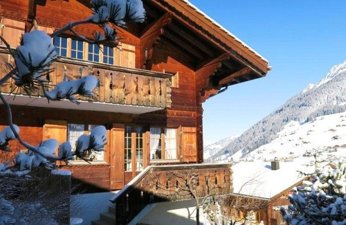 Lauenen Apartment | Lovely apartment for 4 people with WIFI and balcony