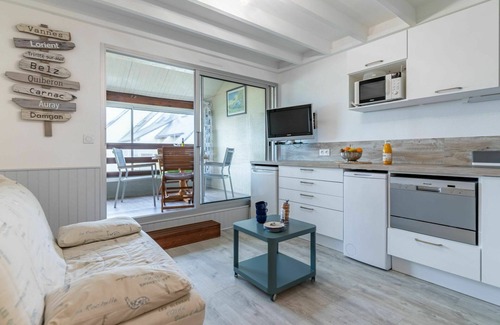 Damgan Apartment | Cozy Apartment for 4 with Pool, Ocean View & Free WIFI