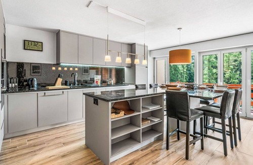 Chermignon Apartment | Lovely apartment for 4 guests with WIFI, TV, balcony and parking