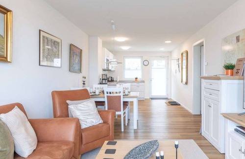 Nordstrand Apartment | Lovely apartment for 4 guests with WIFI, TV, balcony and pets allowed