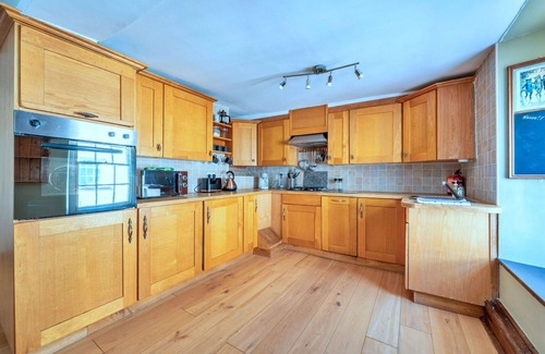 Brecon Apartment | Lovely apartment for 4 people with WIFI, terrace and pets allowed