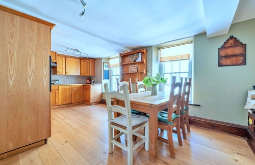 Brecon Apartment | Lovely apartment for 4 people with WIFI, terrace and pets allowed