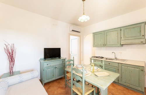 Orosei Apartment | Lovely apartment for 4 people with WIFI, pool, A/C, TV and pets allowed