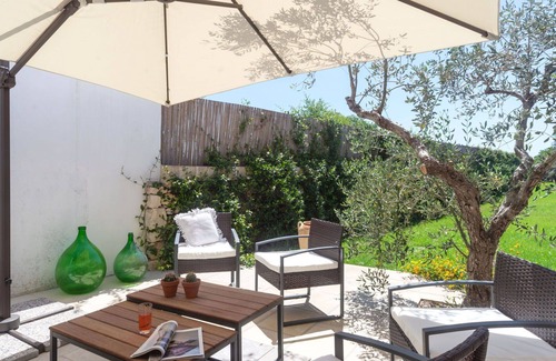 Spongano Apartment | Lovely apartment for 4 guests with pool, A/C, WIFI, TV, patio, panoramic view and parking