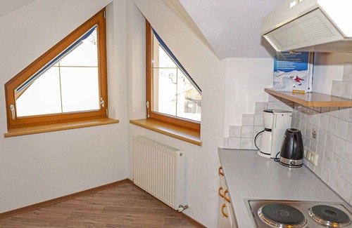 Kappl Apartment | Inviting Apartment for 4 Guests with Lake View & Kitchen