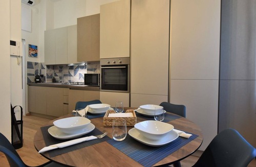 Turro Apartment | Cozy Apartment for 4 with WIFI, A/C & TV in Prime Location