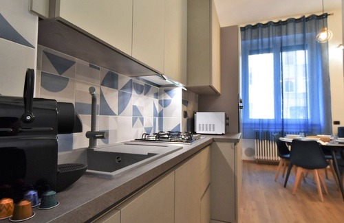 Turro Apartment | Cozy Apartment for 4 with WIFI, A/C & TV in Prime Location