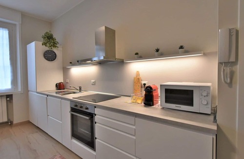 Centro Direzionale Apartment | Comfortable Apartment for 4 with A/C, WIFI & Kitchen