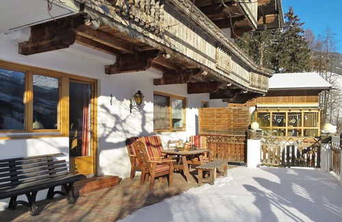 Hippach Apartment | Lovely apartment for 5 guests with WIFI, TV, terrace, pets allowed and parking