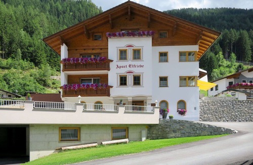 Kappl Apartment | Ideal Apartment for 5 with WIFI, Balcony & Spa Amenities