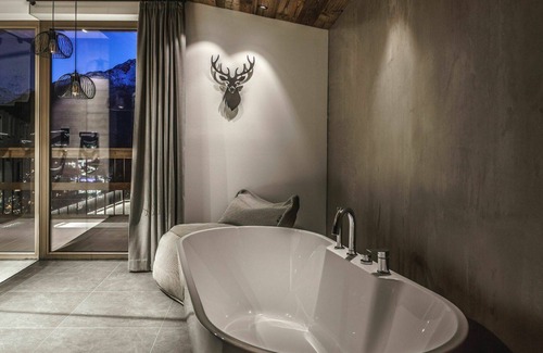 Soelden Apartment | Cozy Apartment for 5 with WIFI, Terrace & Pet-Friendly Stay