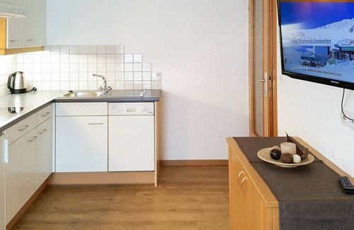 Fendels Apartment | Inviting Apartment for 6 with Lake View and Pet-Friendly Amenities