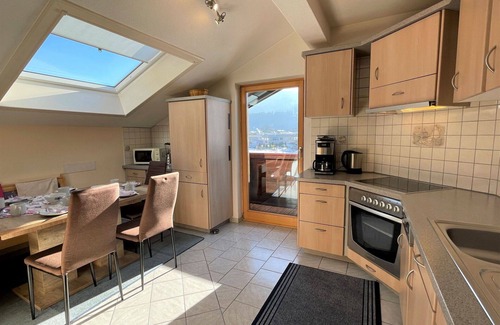 Bad Haering Apartment | Inviting Apartment for 6 with Panoramic Views & WIFI
