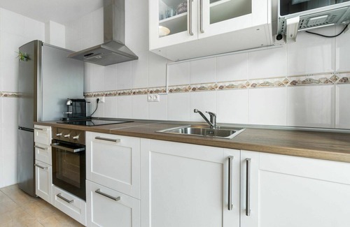 Monte Faro Apartment | Inviting Apartment for 6 with Pool, WiFi & Oceanfront Views