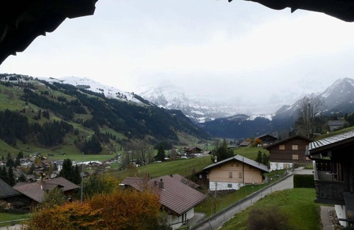 Lenk Apartment | Cozy Apartment with Balcony, TV & Parking for 6 Guests