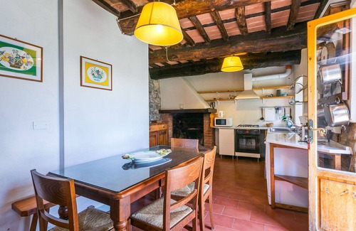 Pescia Apartment | Cozy Apartment for 6 with Pool, WIFI, and Pet-Friendly Perks