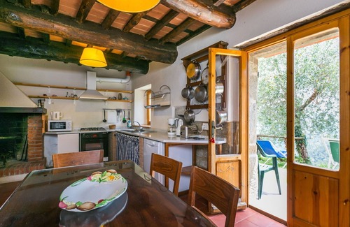 Pescia Apartment | Cozy Apartment for 6 with Pool, WIFI, and Pet-Friendly Perks