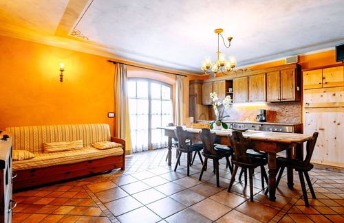Coredo Apartment | Cozy Apartment for 8 with Lake View and Pet-Friendly Perks
