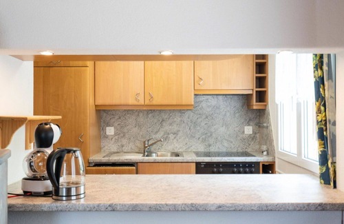 Amden Apartment | Inviting Apartment for 9 with Balcony, WIFI & Parking
