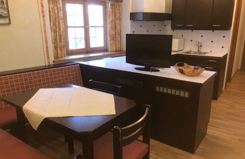 Fliess Apartment | Inviting Apartment for 4 with WIFI, TV & Panoramic Views