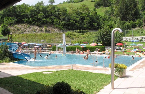 Fliess Apartment | Inviting Apartment for 4 with WIFI, TV & Panoramic Views