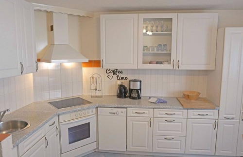 Weidach Apartment | Cozy Apartment for 5 with WiFi, Pets Welcome & Parking