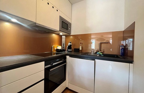 Poertschach am Woerthersee Apartment | Cozy Lake View Apartment with Balcony and Pet Friendly