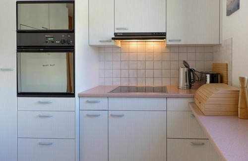 Brienz Apartment | Inviting Apartment for 7 with Panoramic Views & Amenities
