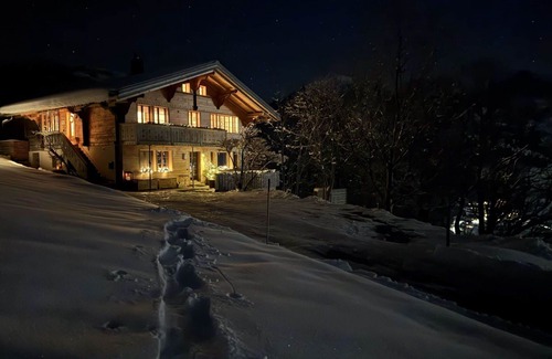 Zweisimmen Apartment | Lovely apartment for 3 people with WIFI, balcony and pets allowed