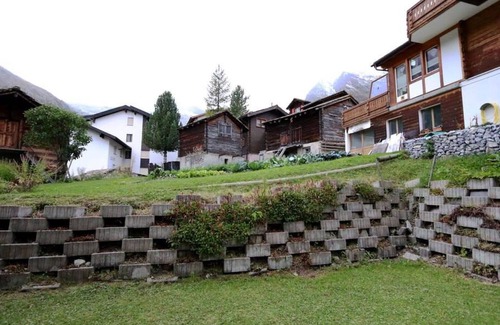 Saas-Fee Apartment | Inviting Apartment for 4 with Balcony & Pet-Friendly Perks