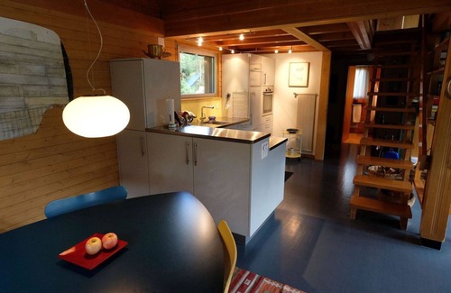 Zweisimmen Apartment | Cozy Apartment for 4 with Balcony, Pets Welcome & Parking